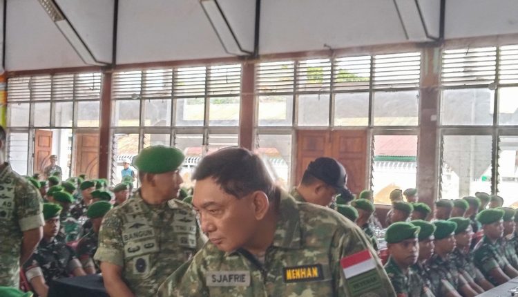 Menhan Bersma Walikota Tinjau pembangunan Batalyon Yon Infanteri (Yonif) 823 Raja Wakaaka