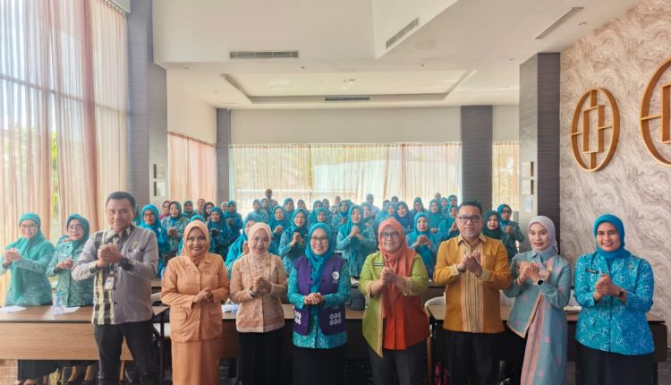 Ketua TP PKK Kota Baubau Buka Bimtek Pengelolaan Posyandu